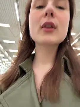 Dina_Tease: διαδικτυακό σόου στην κάμερα