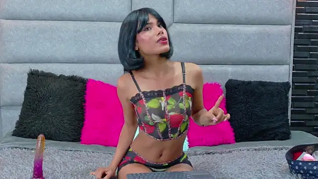 EsmeraldaBlake Chat XXX live