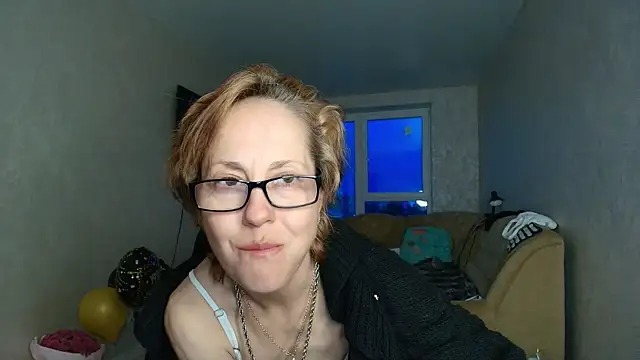 LioraWeiss' Live XXX Chat
