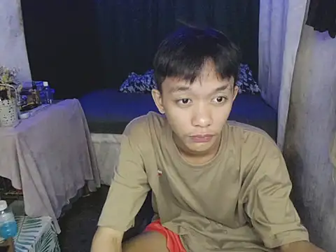 Innocentfucker Pertunjukan Webcam