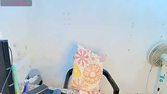 Oh_Tique live XXX chat
