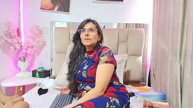 Chatroom XXX en direct de _Marcela__