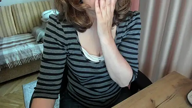 lauraovenのライブXXXチャット