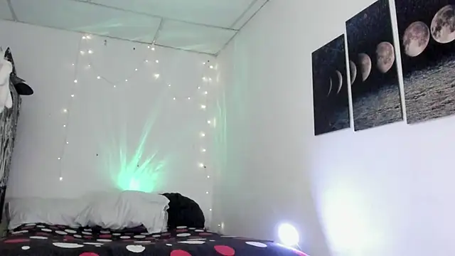 دردشة chloe_kisses الجنسية المباشرة