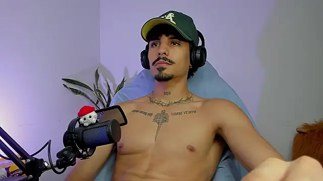 Lukeetaylor webkamerás műsora