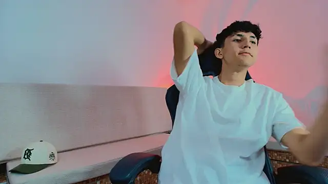 Valentino_Rey Live XXX-chat
