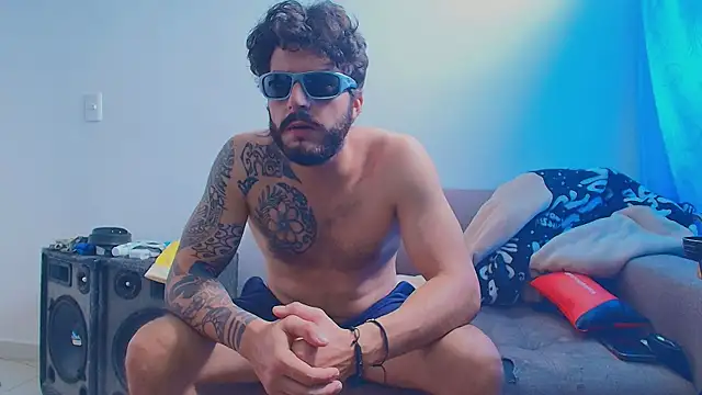 Czat XXX na żywo – thomas_gun