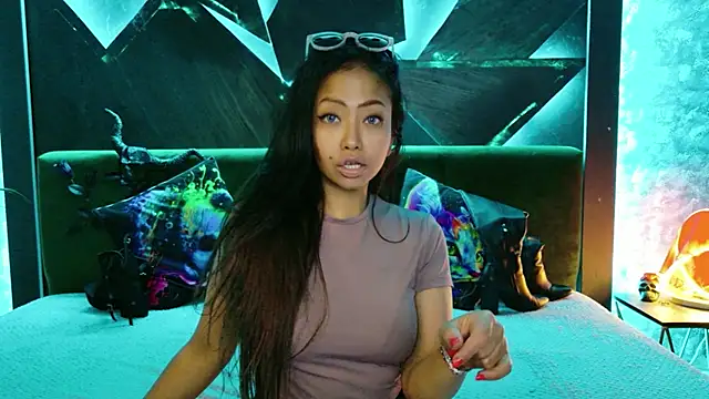 ElyaQuinn Webcam-Show