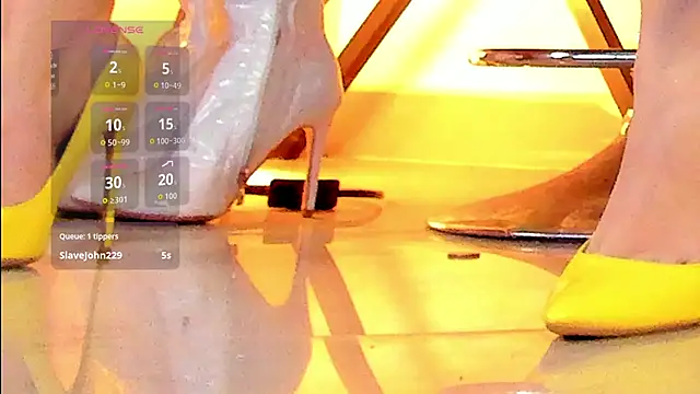 XXX chat uživo modela Orianaflores1