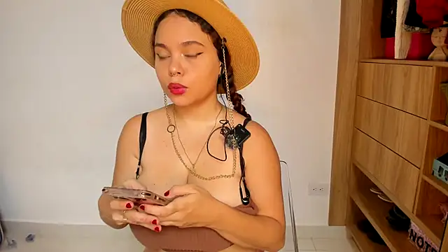 Bloom_Noor Live XXX-chat
