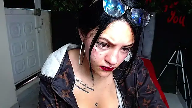 Violettasquirt 现场XXX聊天