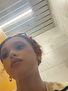 Flora_Ray's Live XXX Chat