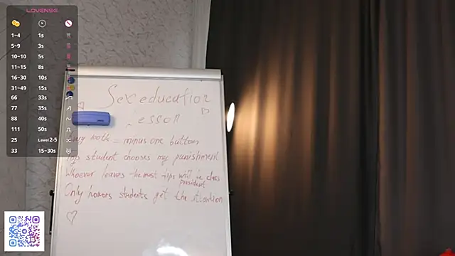 KelleBisaccia webcam show