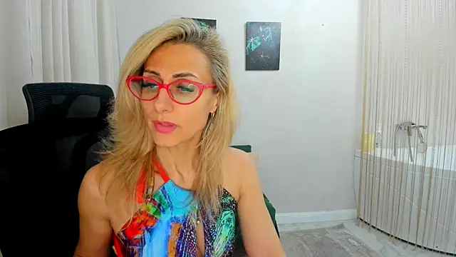 MuseOfStage Chat XXX live