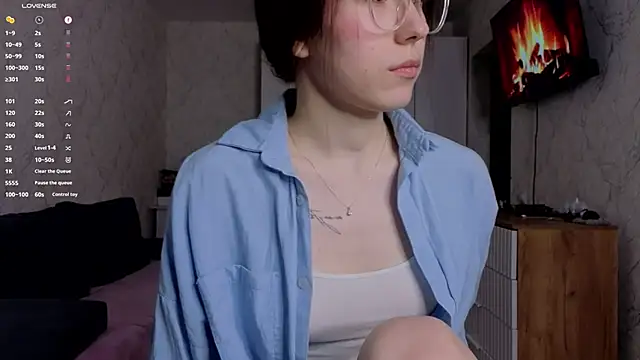 Honey_Peachy Show in webcam