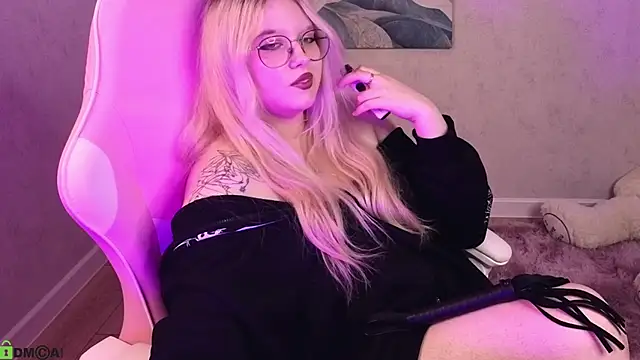 Yungsatou – Live XXX-chat