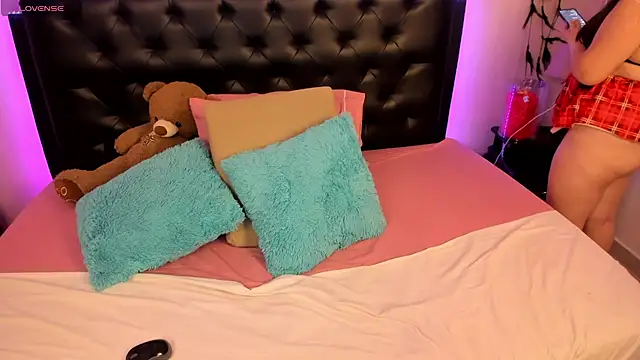 XXX chat uživo modela LolaVillalobos