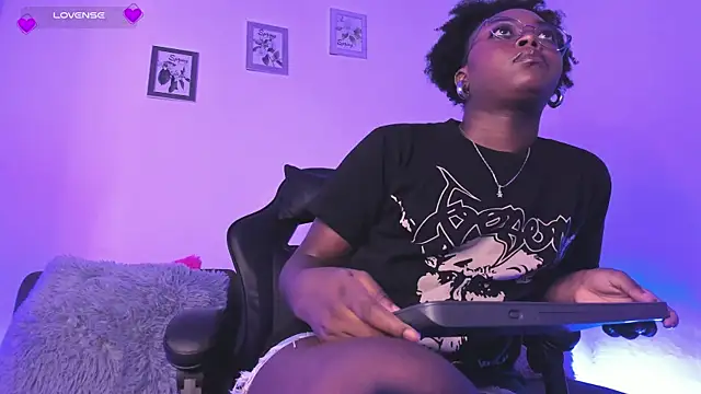 staicy26 Show in webcam
