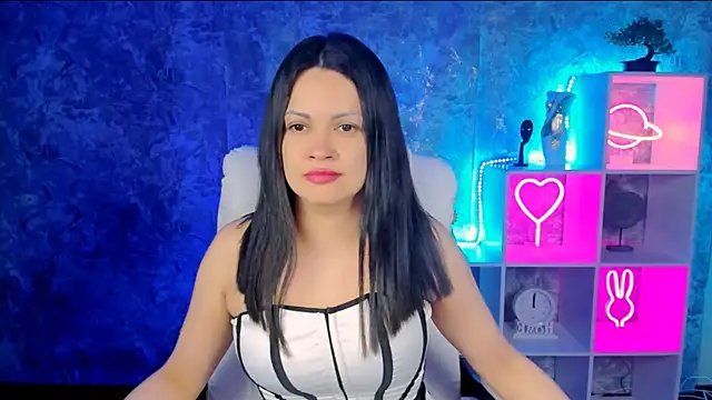karolina_robinson Adlı Modelin Canlı XXX Sohbeti