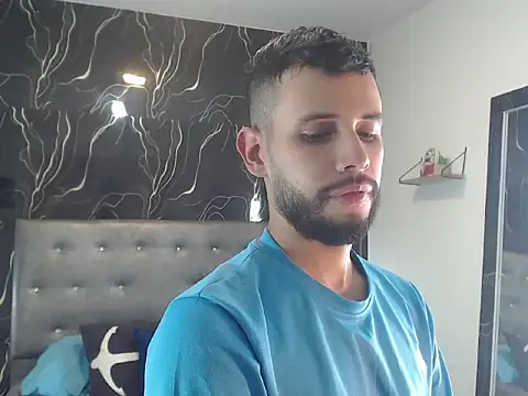 Roger_Shaw Live XXX-chat