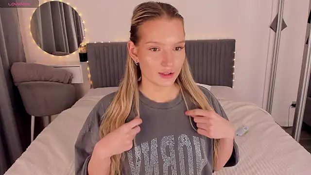 CassieRayss webcam show