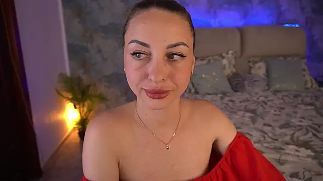 Chatroom XXX en direct de KristiiMax