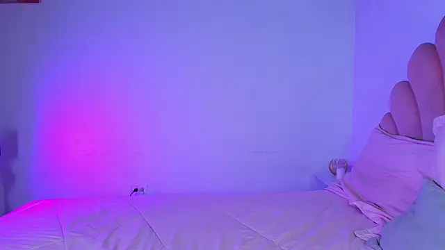 MiaColucci18n Live XXX chat