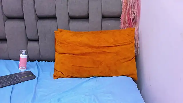 EMILYALEJANDRA élő XXX-chatje
