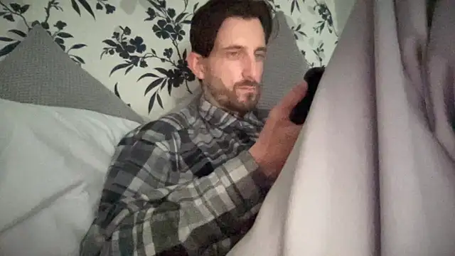 Big8inchUncutCock webcam show