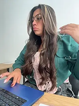 LIZ-06_ Live XXX Chat