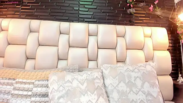 XXX chat uživo modela Salo_Heaven