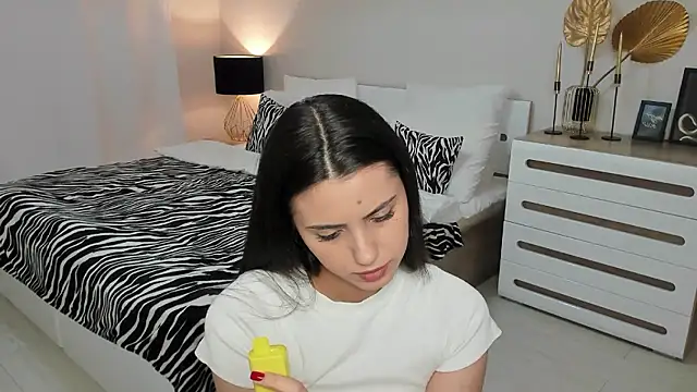 Jasmine_Stewart Chat XXX in diretta