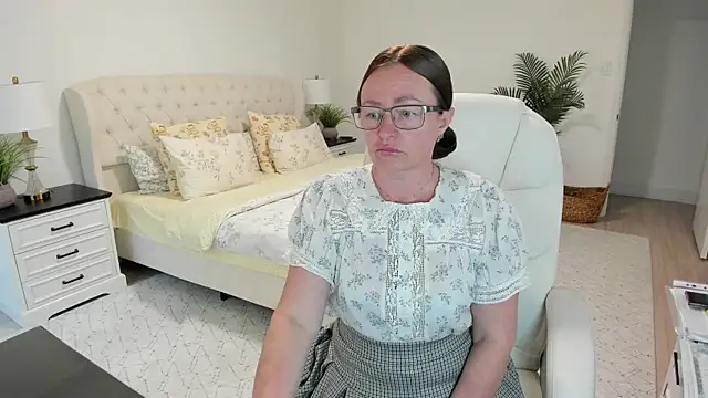 Vika73 Live XXX Chat