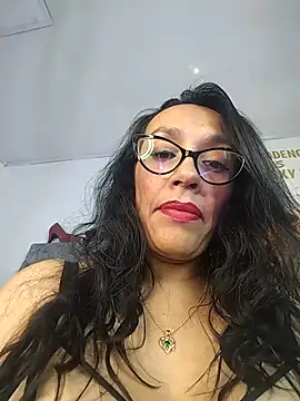 Chat +18 de Shantey_Laurent ao vivo