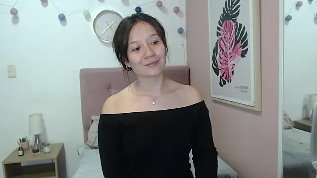 lanna_1878 Chat XXX live