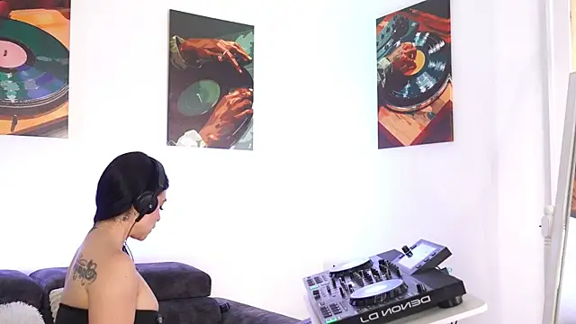Czat XXX na żywo – SatyaDj