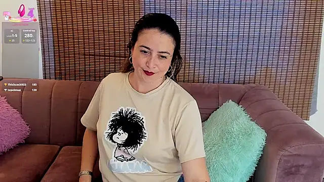 ariana_cross Adlı Modelin Canlı XXX Sohbeti