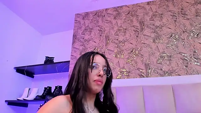 ValkyriaSteel Adlı Modelin Canlı XXX Sohbeti