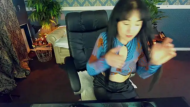 CarolinaaFoxyyy Adlı Modelin Canlı XXX Sohbeti