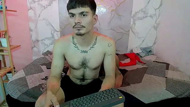 Nahomi_hot_77 网络视讯表演