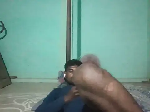 Tamilgud23 Show in webcam