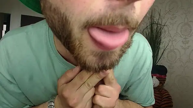 KyloEast's Live XXX Chat