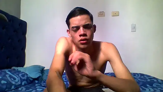 Latinos_2001 Live XXX-Chat