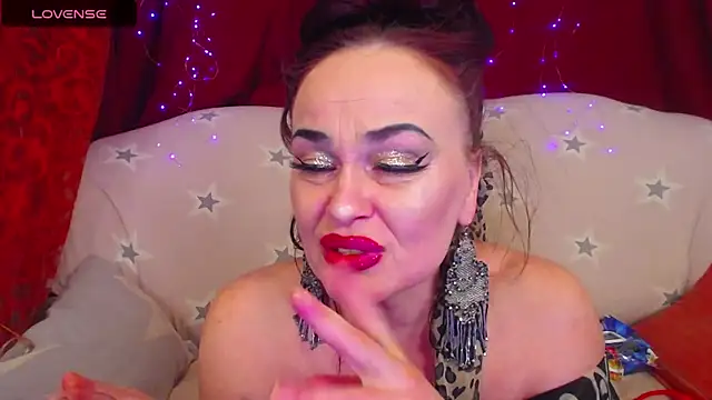 hotzlata 网络视讯表演