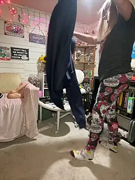 TrenaAnne's Webcam Show