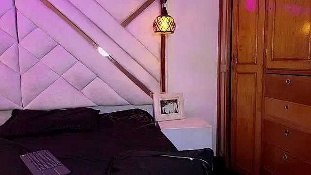 zoevg élő XXX-chatje