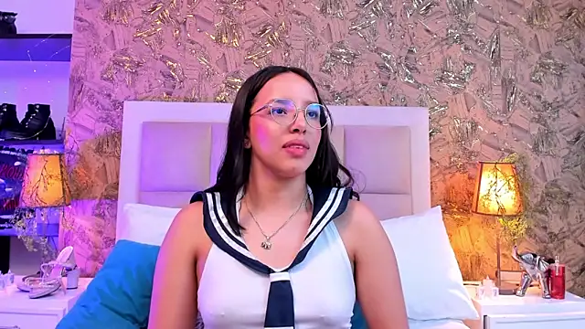 ValkyriaSteel's Live XXX Chat
