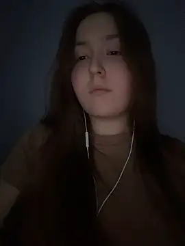 charmingggirl Adlı Modelin Canlı XXX Sohbeti