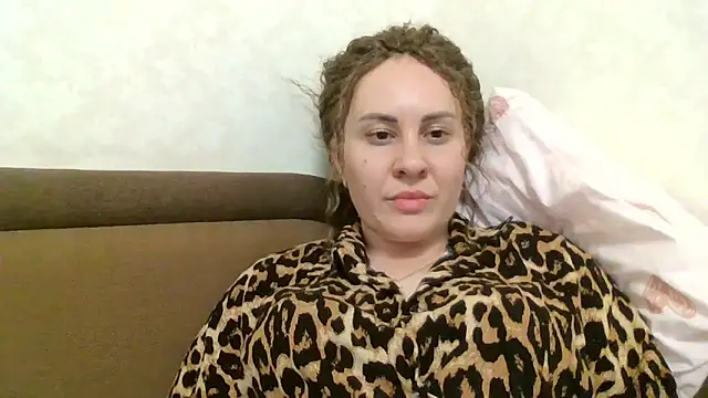 Chat +18 de MeadowEyes ao vivo