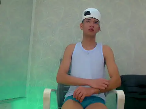 Вебкам-шоу santiago_twink